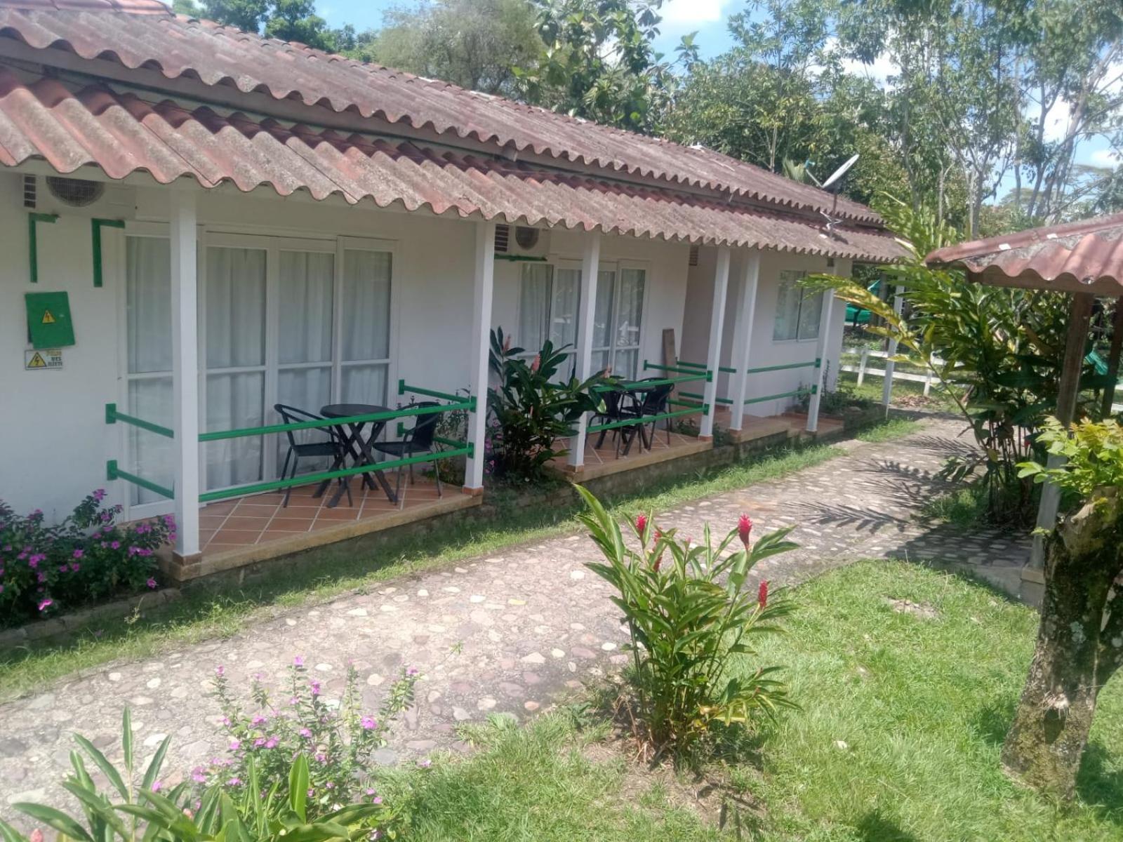 Hotel Campestre Mastranto Вильявисенсио Экстерьер фото
